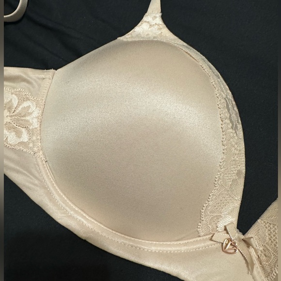 Nude Body by Victoria Lightly Lined Wireless Bra - Picture 2 of 4